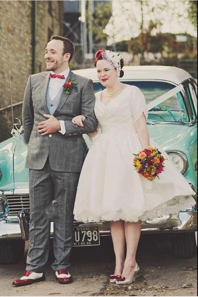 beautiful ball gown short wedding dresses with short sleeves pleated lace v-neck wedding reception bridal dress gowns vestidos de novia, White
beautiful ball gown short wedding dresses with short sleeves pleated lace v-neck wedding reception bridal dress gowns vestidos de novia, White