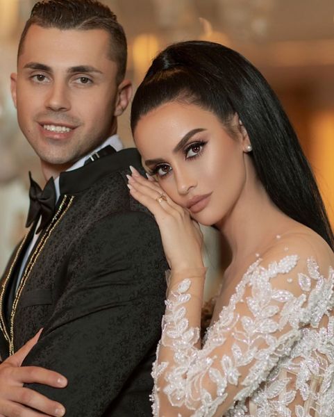 2020 bohemian luxury modest a-line wedding dresses lace tulle beads appliques bridal gowns sweep train plus size zipper wedding gowns, White
2020 bohemian luxury modest a-line wedding dresses lace tulle beads appliques bridal gowns sweep train plus size zipper wedding gowns, White