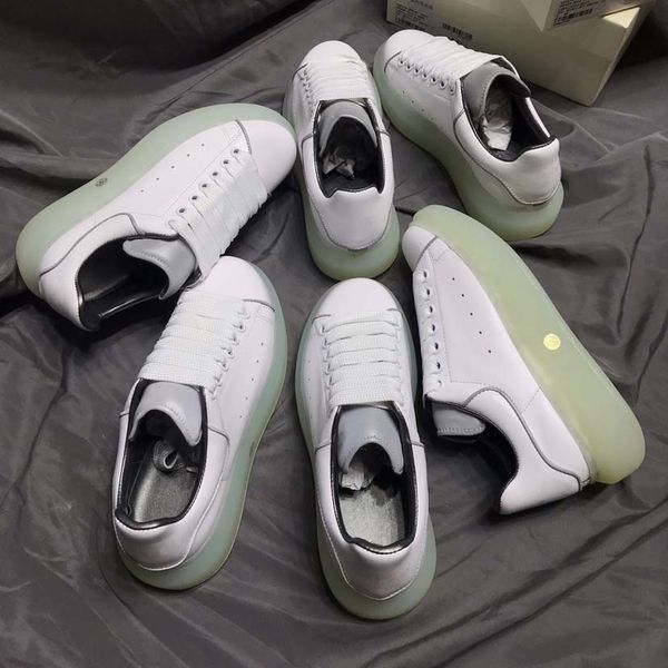 2020ss new casual sneaker white calfskin lacing sneaker for men and women with fluorescent bottom, must-have nightclub accessory. sneakers c, Black
2020ss new casual sneaker white calfskin lacing sneaker for men and women with fluorescent bottom, must-have nightclub accessory. sneakers c, Black