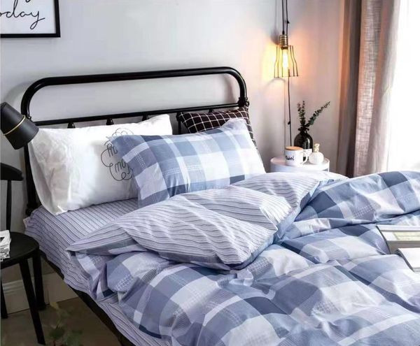 Printed SheetCover Set Bedding Set Soft Lightweight Microfiber Textile Three-piece Bedding Set washable cotton textile Simple European sty
Printed SheetCover Set Bedding Set Soft Lightweight Microfiber Textile Three-piece Bedding Set washable cotton textile Simple European sty