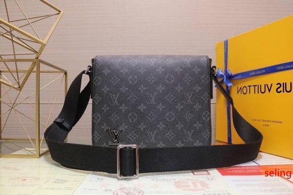 m44000 fashion men s printing shoulder bag brand leather messenger bag men s handbags 
m44000 fashion men s printing shoulder bag brand leather messenger bag men s handbags