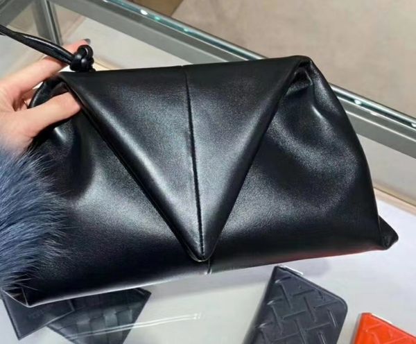 booking western famous designer wholesale various luxury italy genuine leather soft cloud bags fashion wallet lady purse party bag evening
booking western famous designer wholesale various luxury italy genuine leather soft cloud bags fashion wallet lady purse party bag evening