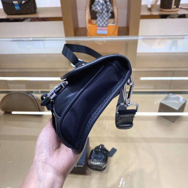 2020 new phones package inclined male genuine handbag shoulder messenger bags nylon mens both and women girls boys luxury women handbags
2020 new phones package inclined male genuine handbag shoulder messenger bags nylon mens both and women girls boys luxury women handbags
