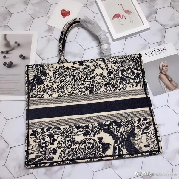 women canvas printing book classic messenger bag vintage ladies shoulder bags genuine leather cowhide handbags shopping bags
women canvas printing book classic messenger bag vintage ladies shoulder bags genuine leather cowhide handbags shopping bags