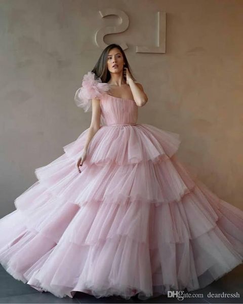 one shoulder ball gowns quinceanera dresses 2019 tulle tiered cupcake formal long prom dresses sweet 16 age vestidos de quinceanera, Blue;red
one shoulder ball gowns quinceanera dresses 2019 tulle tiered cupcake formal long prom dresses sweet 16 age vestidos de quinceanera, Blue;red