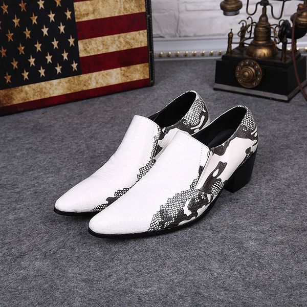 autumn and winter new brock carved england men's leather shoes low-slip-on embossed men's shoes, Black
autumn and winter new brock carved england men's leather shoes low-slip-on embossed men's shoes, Black