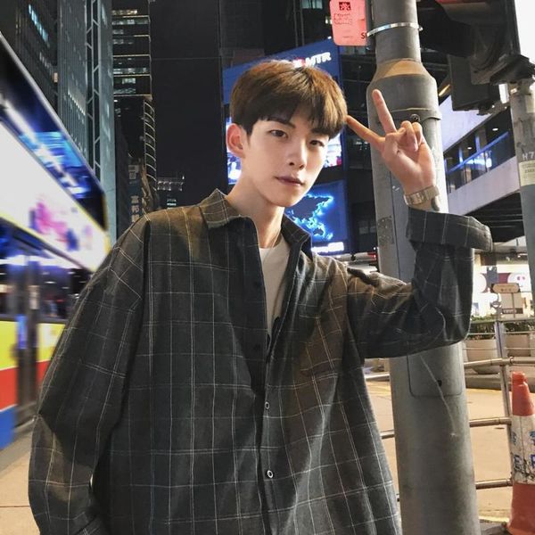 men's dress shirts 2020 new fashion korea style oversized casual plaid shirt men spring long-sleeved wild loose plaid shirt, White;black
men's dress shirts 2020 new fashion korea style oversized casual plaid shirt men spring long-sleeved wild loose plaid shirt, White;black