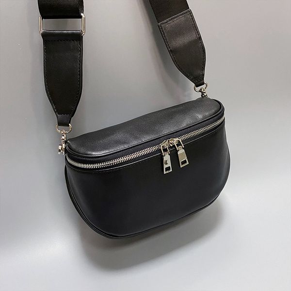 2020 new women's bag waist bag one shoulder diagonal semicircle saddle wide shoulder strap leather
2020 new women's bag waist bag one shoulder diagonal semicircle saddle wide shoulder strap leather