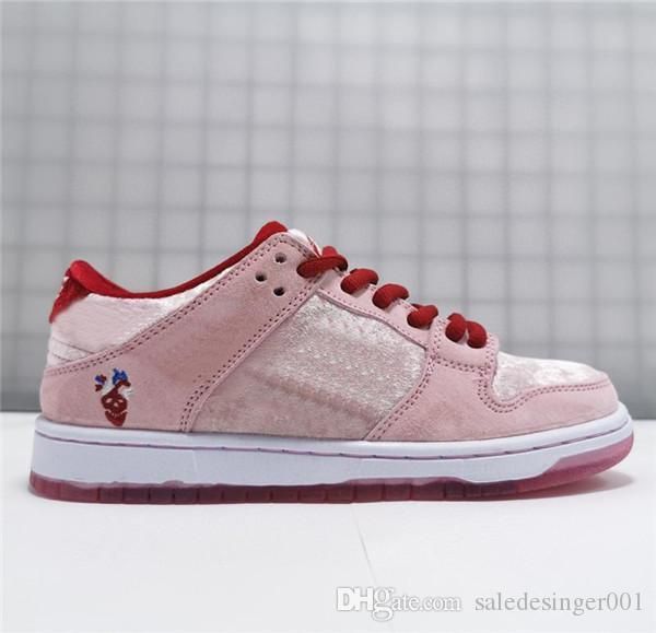 z new strangelove x sb dunk low pink chaussures running shoes women mens designer sport trainers sneakers ct2552-800
z new strangelove x sb dunk low pink chaussures running shoes women mens designer sport trainers sneakers ct2552-800