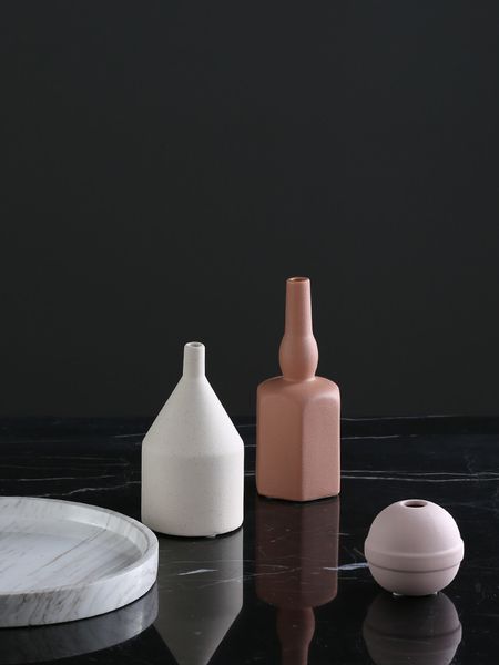 creative small mouth flower arrangement decoration luxuryscandinavian creative home ceramics vase nordic deskdecorative vase
creative small mouth flower arrangement decoration luxuryscandinavian creative home ceramics vase nordic deskdecorative vase