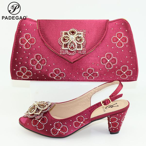 nigerian women summer new arrivals party shoes and bag set for wedding shinning crystal in red color in heels for working, Black
nigerian women summer new arrivals party shoes and bag set for wedding shinning crystal in red color in heels for working, Black