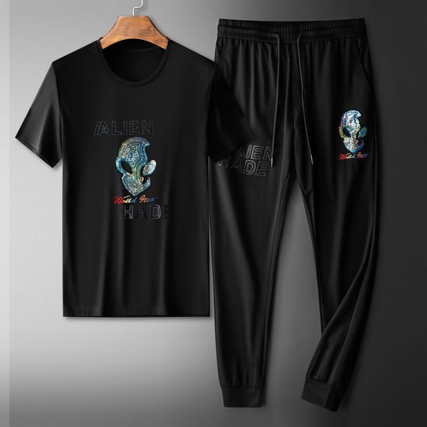 2020 men's casual sports set men's spring sportswear fashion short sleeve long pants pearl film diamond set men's clothing tr, Gray
2020 men's casual sports set men's spring sportswear fashion short sleeve long pants pearl film diamond set men's clothing tr, Gray