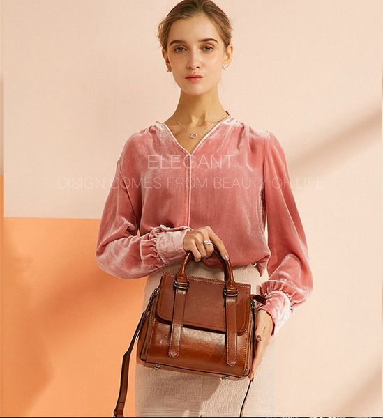 classic style pearl luster leather handbag vintage shoulder bag 
classic style pearl luster leather handbag vintage shoulder bag