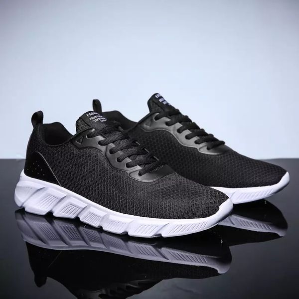 with socks fashion luxury men women running shoes triple black white breathable sports sneakers mens trainers classic walking shoes, White;red
with socks fashion luxury men women running shoes triple black white breathable sports sneakers mens trainers classic walking shoes, White;red