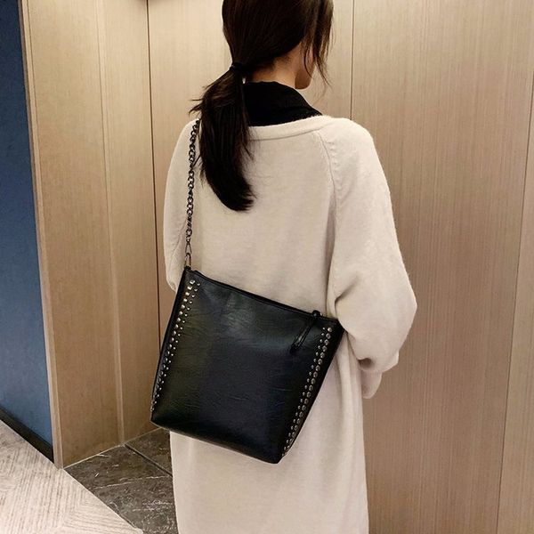 женская мода ковш сумка корейский crossbody мешок большой емкости женщин плетеный rivet плеча tote
женская мода ковш сумка корейский crossbody мешок большой емкости женщин плетеный rivet плеча tote