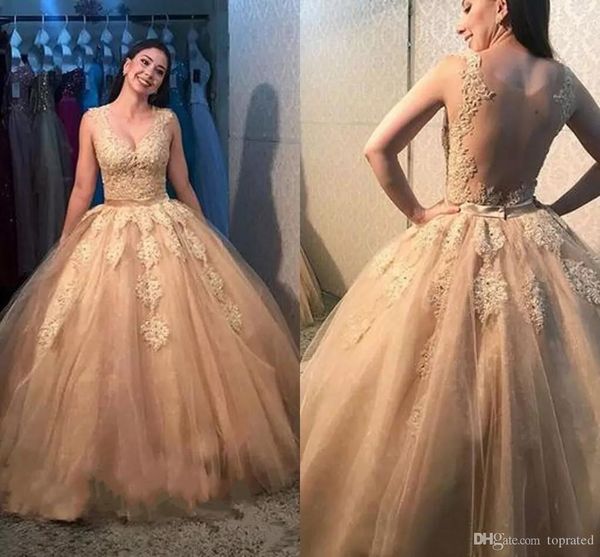 2019 v neck lace appliques ball gown evening dresses ssleeveless see through back plus size prom tulle puffy prom gowns, Black;red
2019 v neck lace appliques ball gown evening dresses ssleeveless see through back plus size prom tulle puffy prom gowns, Black;red