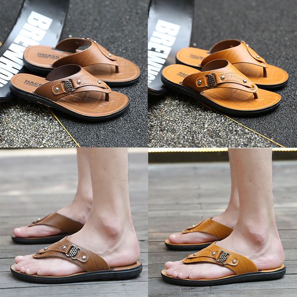 wholesale new designer mens sandals summer stripped slippers for men leather flip flop summer hawaiian beach rubber shoe male flats sandals, Black
wholesale new designer mens sandals summer stripped slippers for men leather flip flop summer hawaiian beach rubber shoe male flats sandals, Black