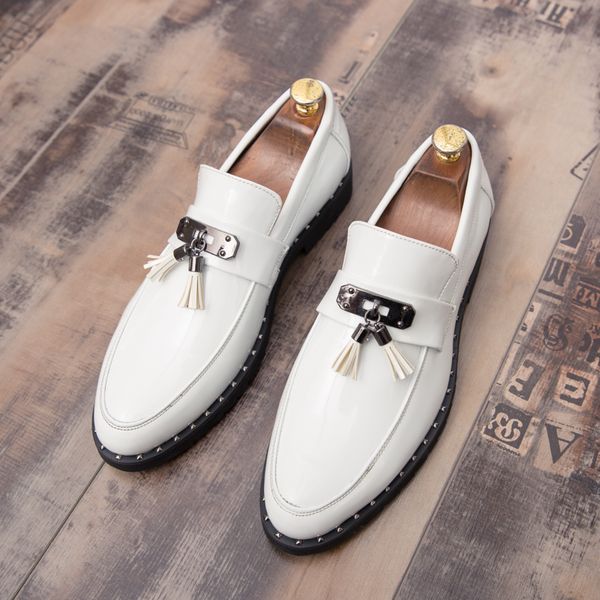 spring and autumn brand classic loafers black and white non-slip retro men's waterproof wear-resistant shoes
spring and autumn brand classic loafers black and white non-slip retro men's waterproof wear-resistant shoes