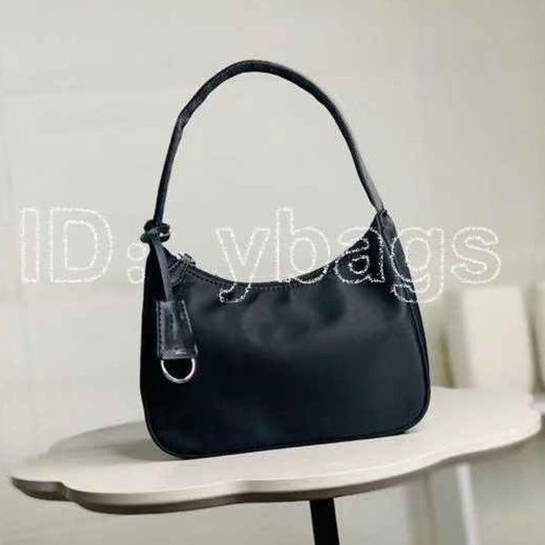 2020 womens luxury designer purses handbags nylon popular hobo fashion women bag chain crossbody bag brand designer shoulder bags
2020 womens luxury designer purses handbags nylon popular hobo fashion women bag chain crossbody bag brand designer shoulder bags