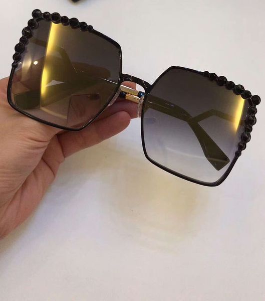 luxury-womens square sunglasses black/gold frame gold mirrored lens fashion brand sunglasses with original case, White;black 
luxury-womens square sunglasses black/gold frame gold mirrored lens fashion brand sunglasses with original case, White;black