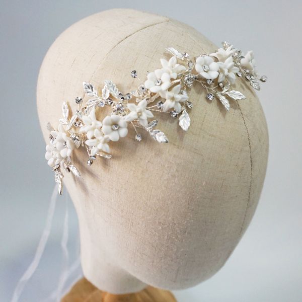 romantic clay flower bridal headpiece antique silver leaf hair vine wedding crown brides hair accessories 2019, Golden;white
romantic clay flower bridal headpiece antique silver leaf hair vine wedding crown brides hair accessories 2019, Golden;white