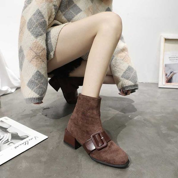 fashion square heel women boots 2018 simple style ankle boots buckle strap solid ankle for women winter fashion shoes, Black
fashion square heel women boots 2018 simple style ankle boots buckle strap solid ankle for women winter fashion shoes, Black