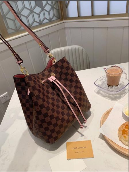stylish woman leather handbag retro shoulder bag ladies luxury evening bag messenger bag
stylish woman leather handbag retro shoulder bag ladies luxury evening bag messenger bag