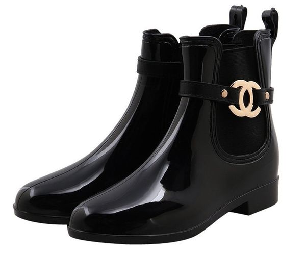 New rubber hoe women rain boot for girl ladie jelly waterproof pvc women boot winter woman ankle martin rainboot big ize 36 41
New rubber hoe women rain boot for girl ladie jelly waterproof pvc women boot winter woman ankle martin rainboot big ize 36 41