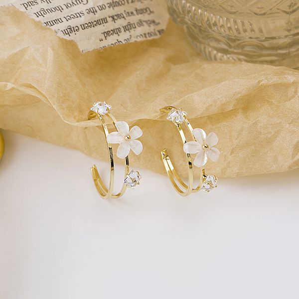 2020 new korean shiny cz crysta flower pendientes earrings for women gold color hollow metal hoop earrings party jewelry brincos, Golden;silver
2020 new korean shiny cz crysta flower pendientes earrings for women gold color hollow metal hoop earrings party jewelry brincos, Golden;silver