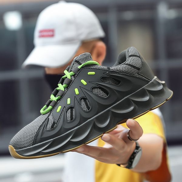 men lightweight sneakers outdoor sports running shoes breathable mesh male trainers footwear summer walking jogging shoes new
men lightweight sneakers outdoor sports running shoes breathable mesh male trainers footwear summer walking jogging shoes new