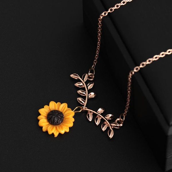 trendy yellow daisy pendants necklaces women man charming collar jewelry fashion korean design romantic choker good gifts, Silver
trendy yellow daisy pendants necklaces women man charming collar jewelry fashion korean design romantic choker good gifts, Silver