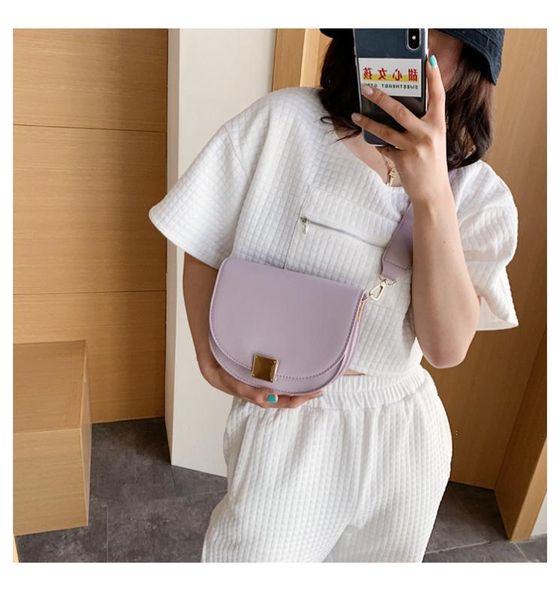 2020 new women's shoulder bag korean version of the saddle bag fashion shoulder armpit diagonal
2020 new women's shoulder bag korean version of the saddle bag fashion shoulder armpit diagonal