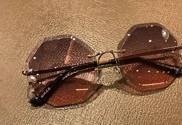 wholesale- women fashion sunglasses frameless optical spectacle frame women glasses gradient color lens candy color uv protection eyewear fe, White;black
wholesale- women fashion sunglasses frameless optical spectacle frame women glasses gradient color lens candy color uv protection eyewear fe, White;black