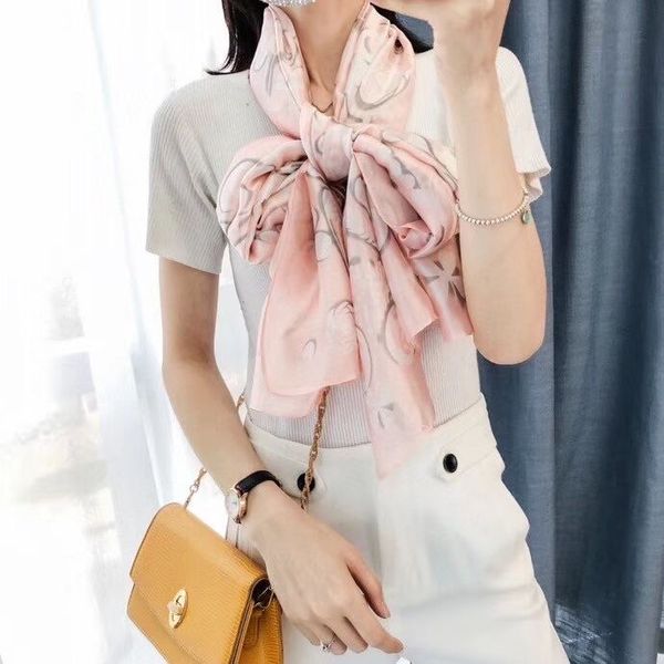 2020high qualtiy luxury fashion scarf women pashmina size 180cm*90cm silk scarf design scarves for women with no box, Blue;gray
2020high qualtiy luxury fashion scarf women pashmina size 180cm*90cm silk scarf design scarves for women with no box, Blue;gray