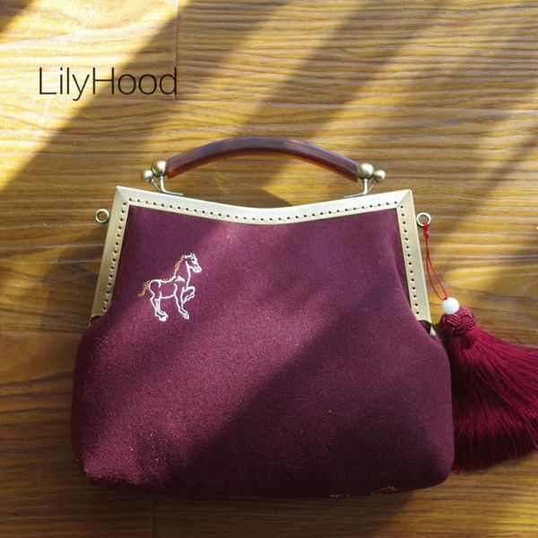 female horse embroidery handbag with imitation agate handle women vintage stylish kiss lock big size messenger bag with fringe
female horse embroidery handbag with imitation agate handle women vintage stylish kiss lock big size messenger bag with fringe
