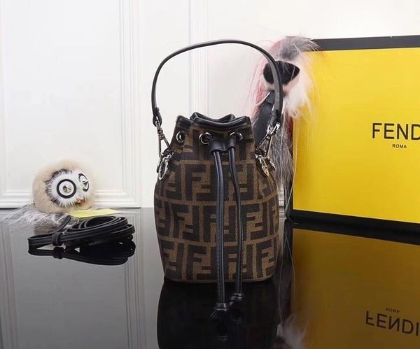 Fadi brand bucket bag mini de igner bag bucket ff pattern brand luxury handbag fa hion f famou pur e bag, Black
Fadi brand bucket bag mini de igner bag bucket ff pattern brand luxury handbag fa hion f famou pur e bag, Black