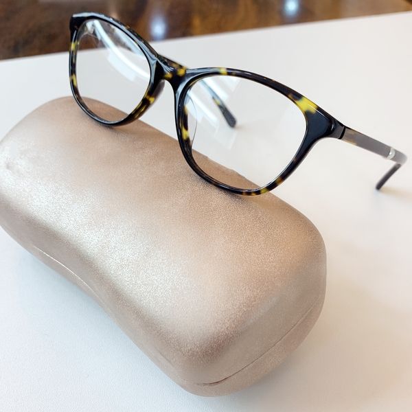 2020 black yellow leopard print frank frame sunglasses men women sunglasses with box and dastbag, White;black
2020 black yellow leopard print frank frame sunglasses men women sunglasses with box and dastbag, White;black