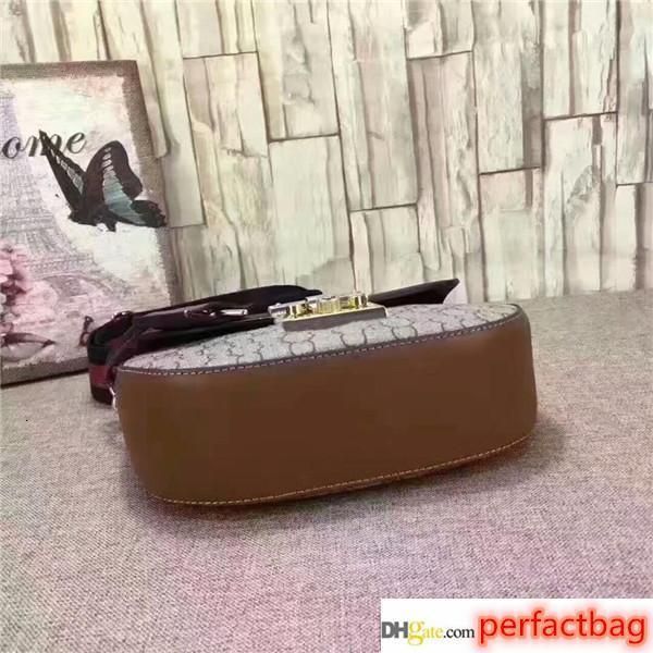 with structural sense of small shoulder bag, oblique satchel bag, lock and wide shoulder strap design, leisure and fashion
with structural sense of small shoulder bag, oblique satchel bag, lock and wide shoulder strap design, leisure and fashion