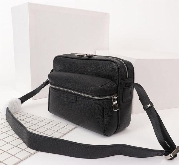 selling new shoulder bags canvas leather designers messenger bag famous trip bags postman square bag briefcase crossbody good quality 
selling new shoulder bags canvas leather designers messenger bag famous trip bags postman square bag briefcase crossbody good quality
