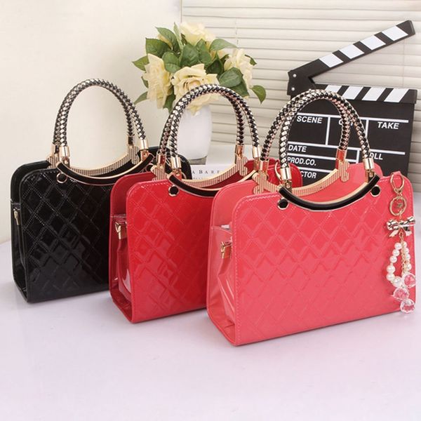 fashion wild handbag female shoulder diagonal bag
fashion wild handbag female shoulder diagonal bag