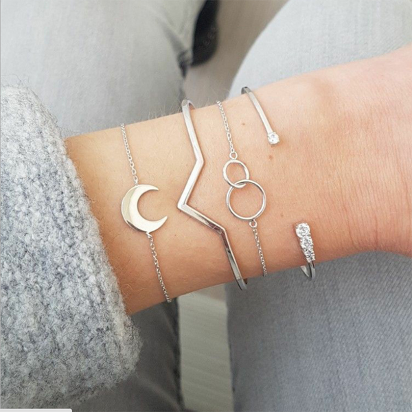 qianraq charm multi-layer moon round 8 word v-shaped bracelet women's combination set jewelry gifts, Black
qianraq charm multi-layer moon round 8 word v-shaped bracelet women's combination set jewelry gifts, Black