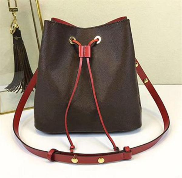 2020 high end women small shoulder bag color wide shoulder belt double zipper mini square bag portable women's messenger bu
2020 high end women small shoulder bag color wide shoulder belt double zipper mini square bag portable women's messenger bu
