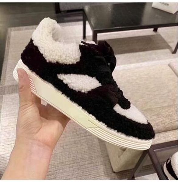 2019 autumn and winter new casual shoes color matching sheep fur one snow boots women35-41, Black
2019 autumn and winter new casual shoes color matching sheep fur one snow boots women35-41, Black