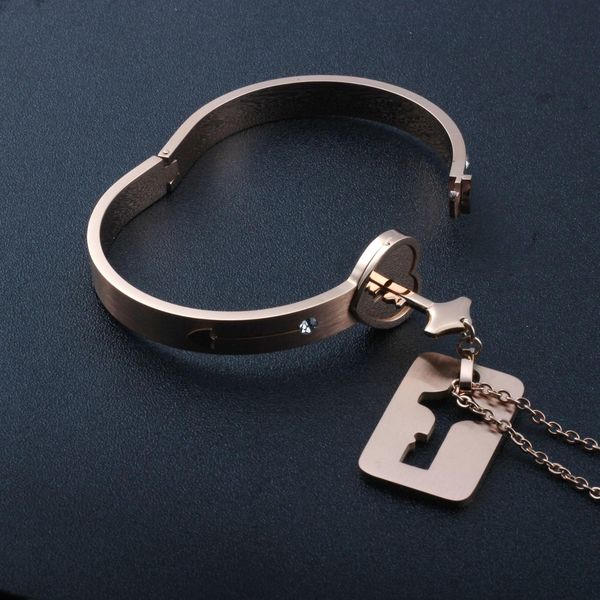 stainless steel couple love bracelet necklace set fashion pendant bracelet luxury designer jewelry men and women, Golden;silver
stainless steel couple love bracelet necklace set fashion pendant bracelet luxury designer jewelry men and women, Golden;silver