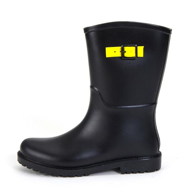 2018 new middle rubber rain boots for women bots european female water shoes in black rain boots galochas femininas de chuva
2018 new middle rubber rain boots for women bots european female water shoes in black rain boots galochas femininas de chuva