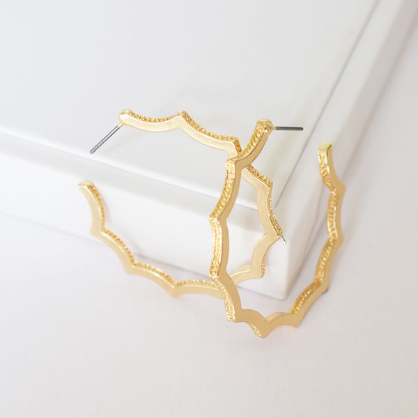 korea gold color fashion simple round wave hoop earrings metal big circle loop geometric earrings for women girl party jewelry, Golden;silver
korea gold color fashion simple round wave hoop earrings metal big circle loop geometric earrings for women girl party jewelry, Golden;silver