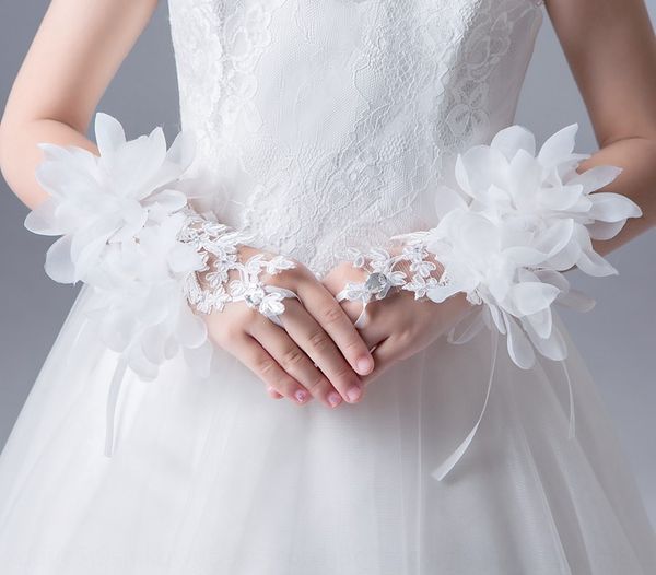 zxfw9 fantay prince girl lace glove and glove ' formal dress wrist flower flower girl accessories children's performance half fing, White
zxfw9 fantay prince girl lace glove and glove ' formal dress wrist flower flower girl accessories children's performance half fing, White