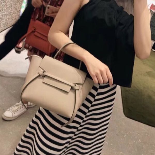 2020 classical style fashion ladies designer handbags brand belt bag luxury female shoulder bag women casual totes mini size:19x17cm
2020 classical style fashion ladies designer handbags brand belt bag luxury female shoulder bag women casual totes mini size:19x17cm