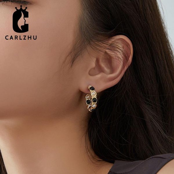 2020 new vintage black white pearls small hoop earrings women fashion semicircle c shaped s925 silver plated earring pendientes, Golden;silver
2020 new vintage black white pearls small hoop earrings women fashion semicircle c shaped s925 silver plated earring pendientes, Golden;silver