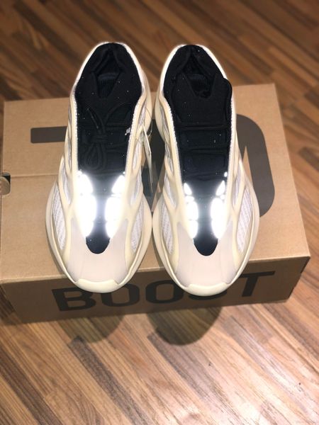 men v3 azael women 700 running shoes v3 runner azael white skeleton glows in the dark kanye mens trainer fashion sports sneakers
men v3 azael women 700 running shoes v3 runner azael white skeleton glows in the dark kanye mens trainer fashion sports sneakers